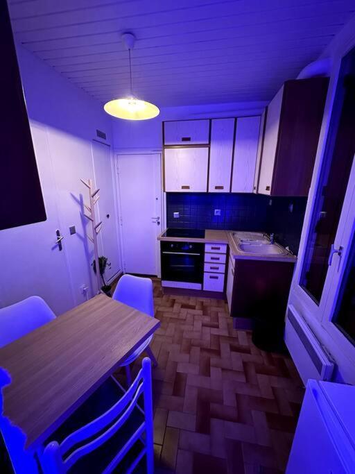 La Tete Dans Les Nuages Apartment Arcueil Luaran gambar