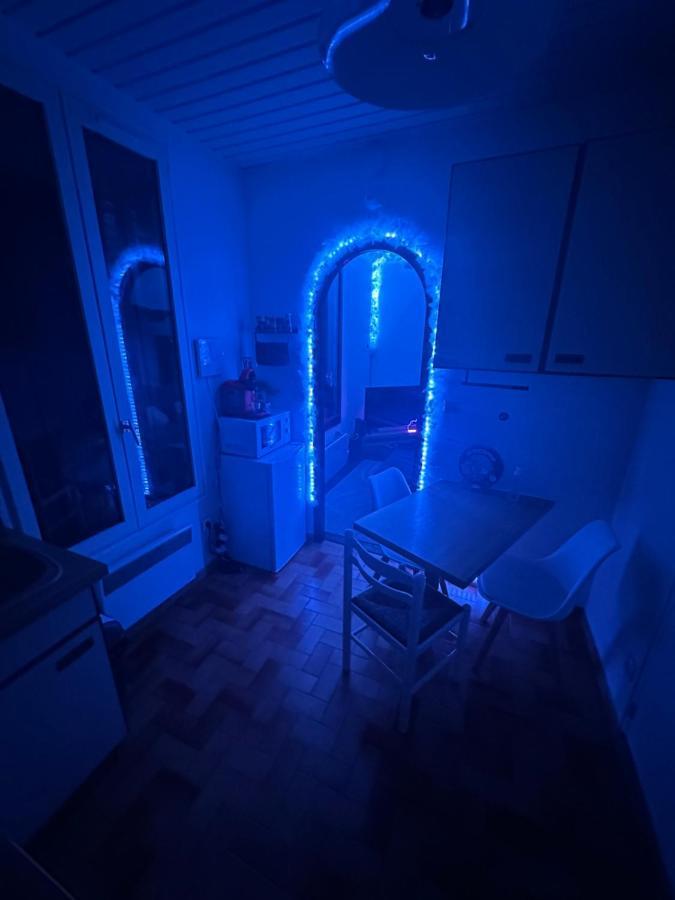 La Tete Dans Les Nuages Apartment Arcueil Luaran gambar