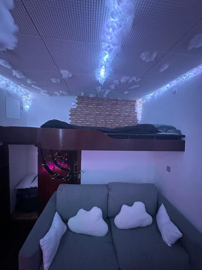 La Tete Dans Les Nuages Apartment Arcueil Luaran gambar